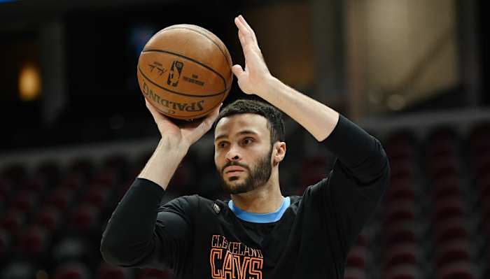 Cleveland Cavaliers forward Larry Nance Jr. warms up before the game between the Cleveland Cavaliers and the Indiana Pacers at Rocket Mortgage FieldHouse.